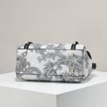 Women's Elegant Swan Pendant Handbag - Black and White - Image 5